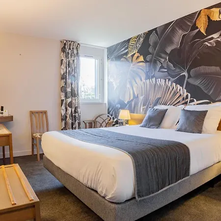 Logis La Grassinais Hotel