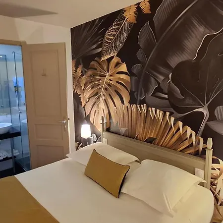 Hotel Logis La Grassinais 3*